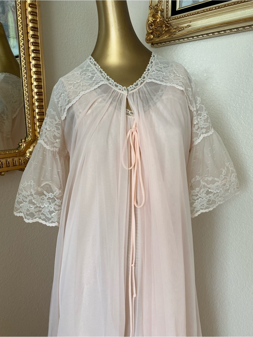 Intime California Vintage Nightgown and Robe - Picture 2 of 11